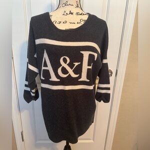 Abercrombie & Fitch Women’s 3/4 Sleeve Crewneck Sweater Navy Blue Size Large EUC